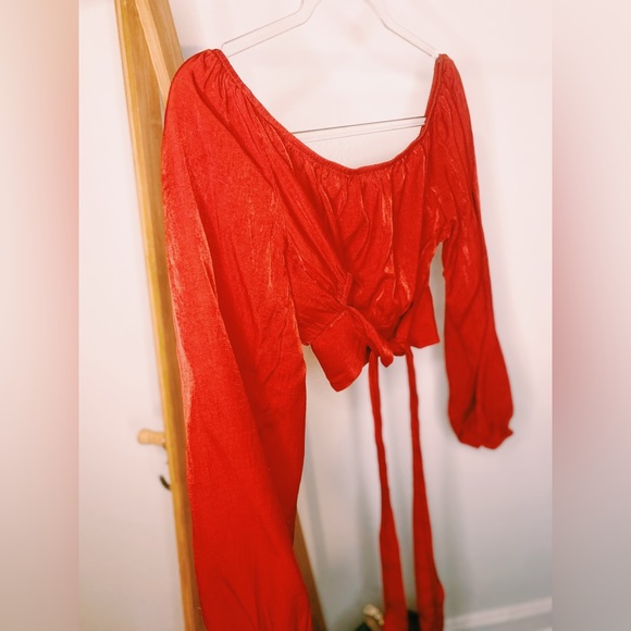 Red, cropped satin-like, long sleeve blouse, fabric for wrapping, banded bust. - Picture 3 of 3